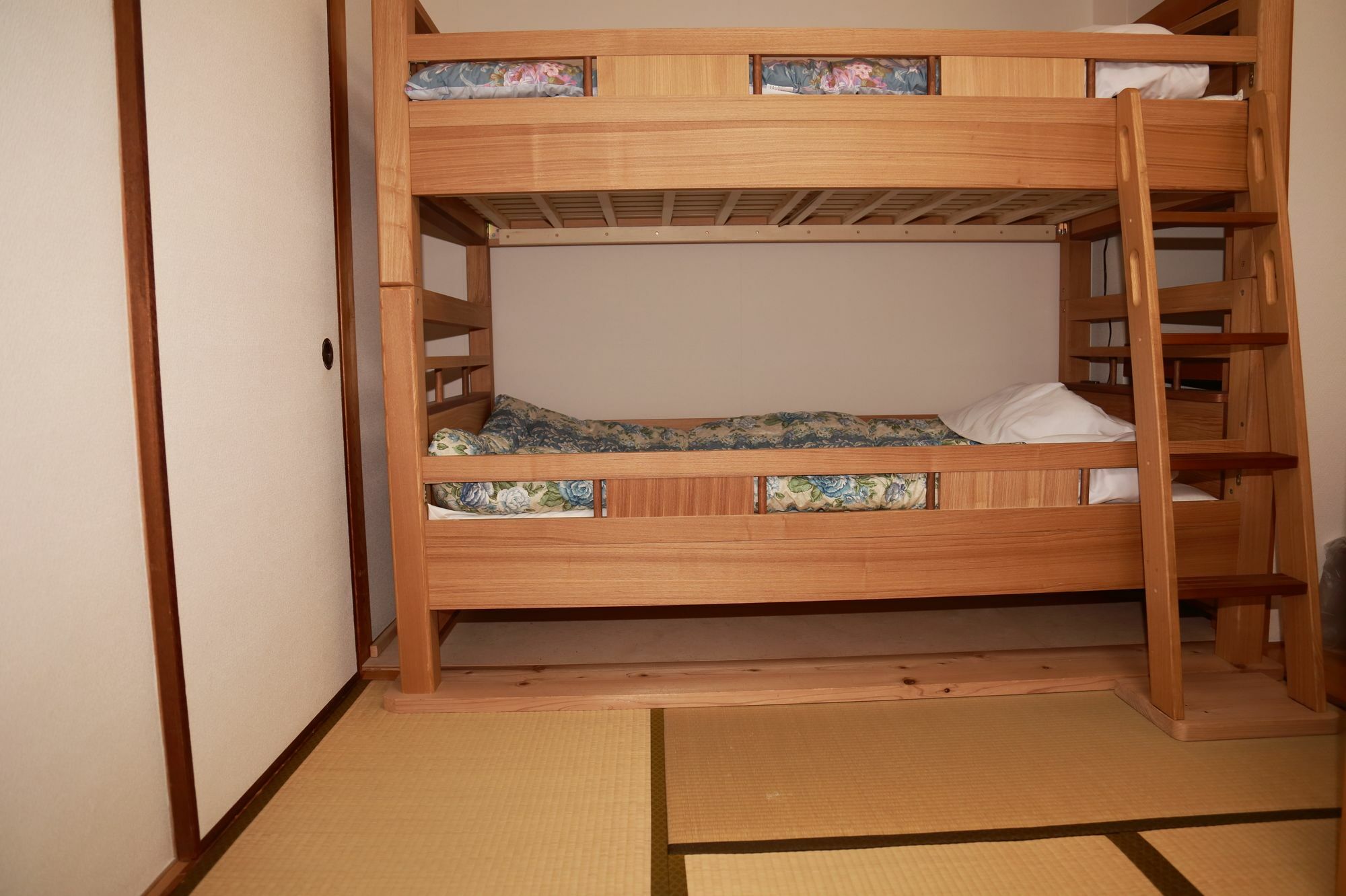 Guest House Fun Osaka Exterior photo